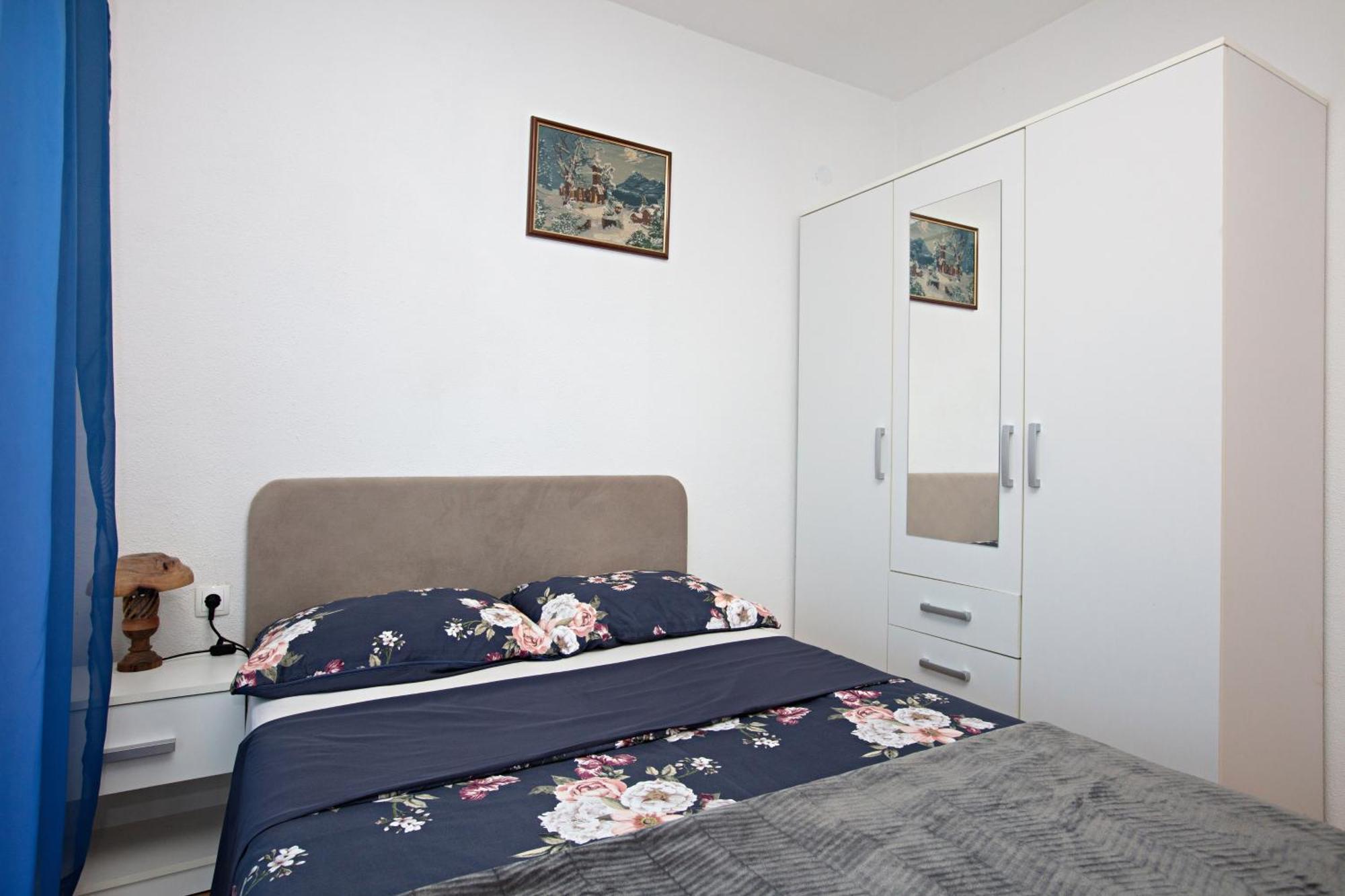 Apartments With A Parking Space Pirovac, Sibenik - 13263 Kamer foto