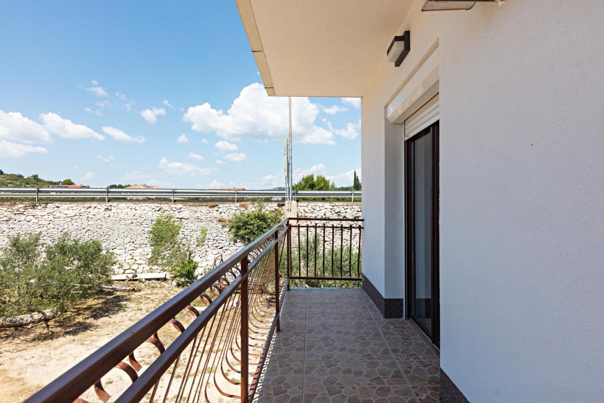 Apartments With A Parking Space Pirovac, Sibenik - 13263 Buitenkant foto
